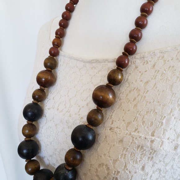 Vintage Chunky wood bead Boho statement necklace. - Picture 6 of 6